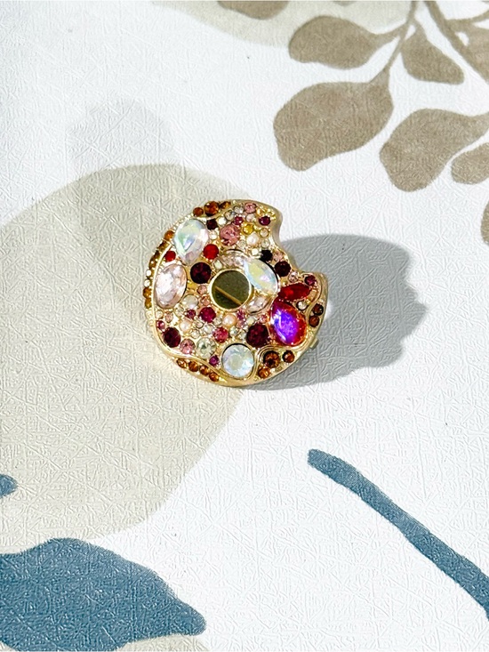 Jewelry - NWOT Gold-Tone Multicolor Crystal Statement Broach- Pink & Red Accents